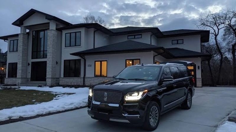 Executive transportation service in Chicago with a luxury chauffeur-driven vehicle for premium business travel.