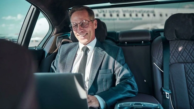 Executive Car Service Chicago premium chauffeur vehicle