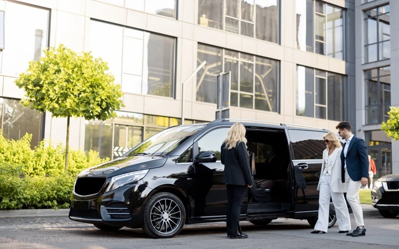 Groups and events luxury transportation service