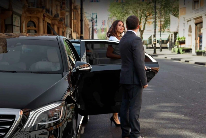 Hourly charter service luxury chauffeur car