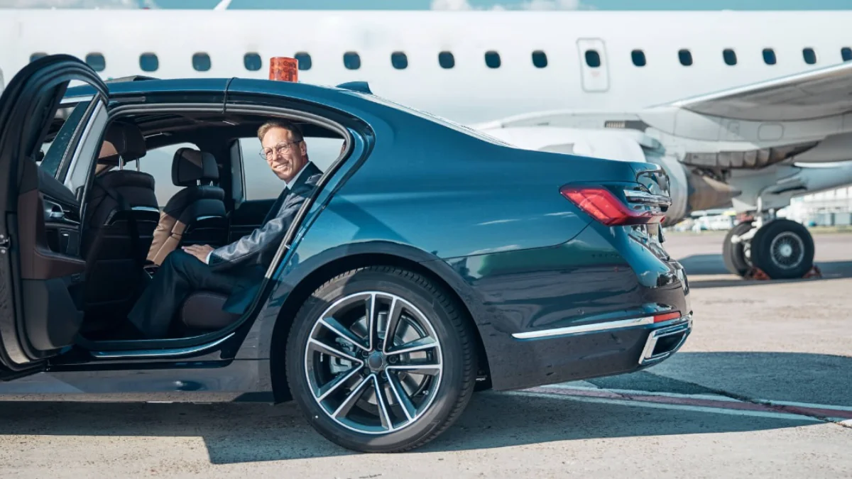 black SUV service to O’Hare Airport